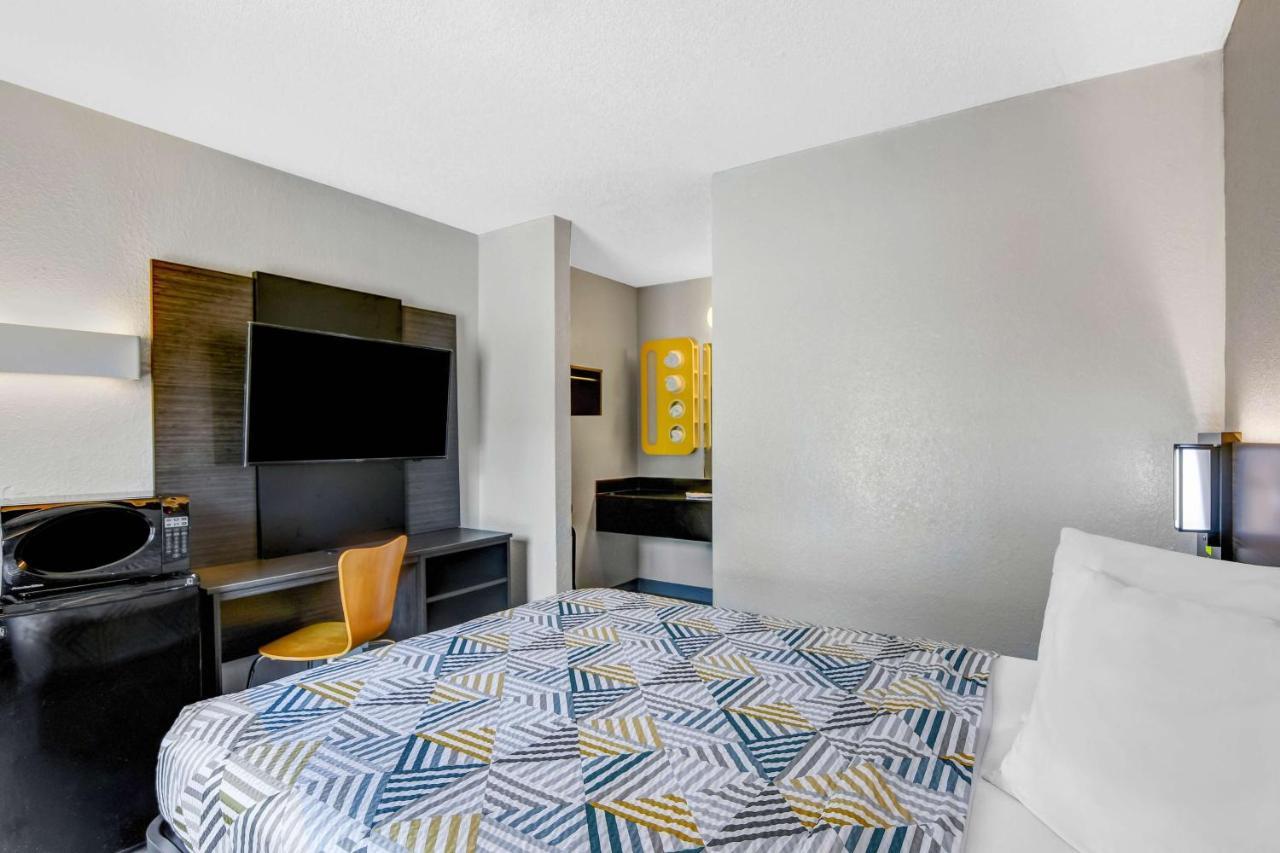 Hotel 6-dalton, Ga 3*