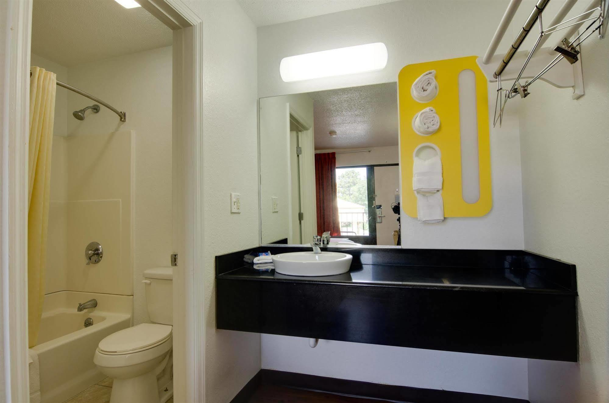 6-dalton, Ga 3*